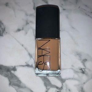 🧡 Nars Sheer Glow Foundation in Tahoe